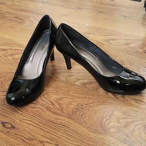 Comfort Plus black heels in a size 8
